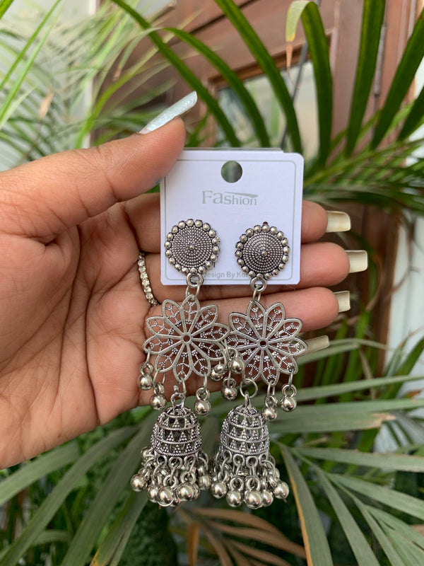 Neeta earring