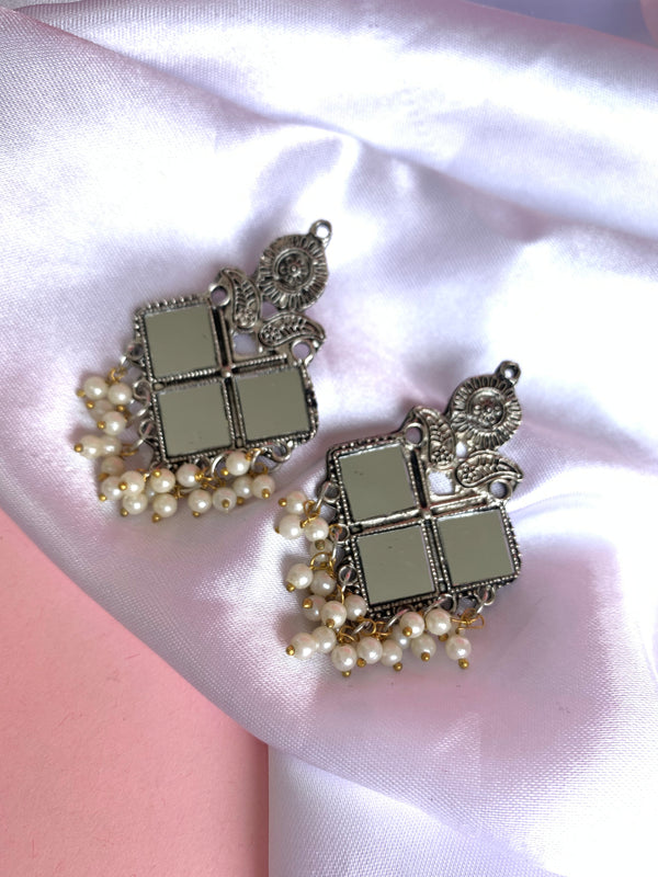 Trisha earring