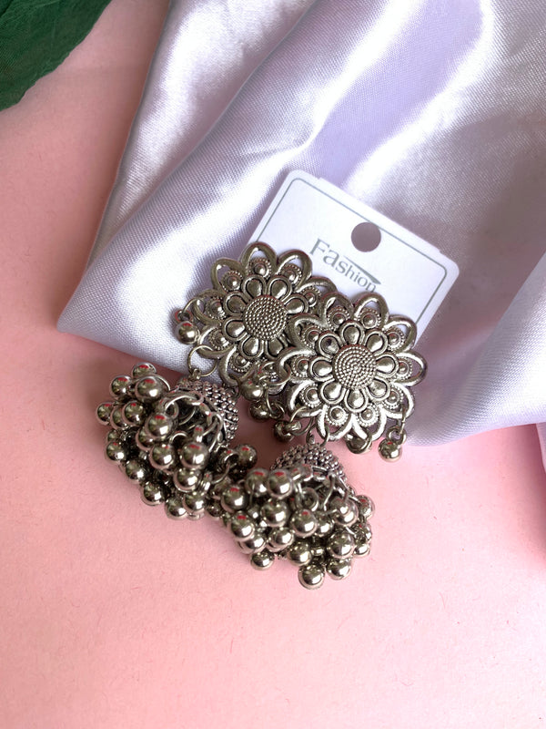 Oshita jhumki
