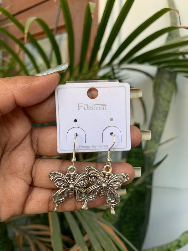 Titlee drop earring
