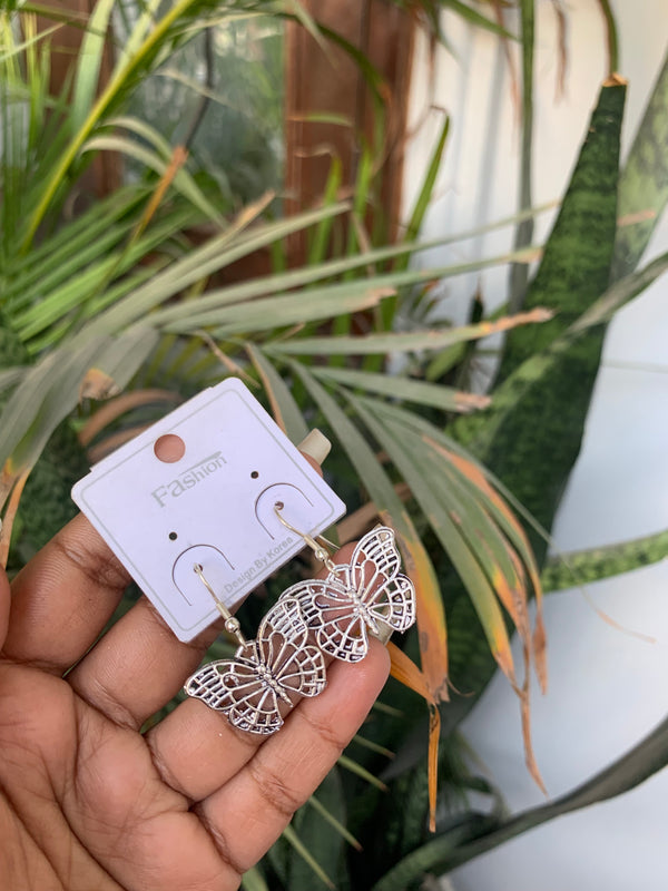 Pradha titlee drop earring