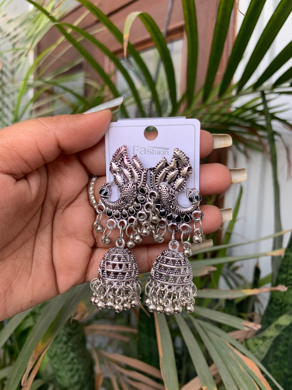 Tushti jhumka