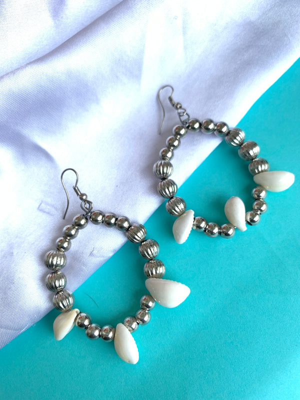 Nimrat drop earring