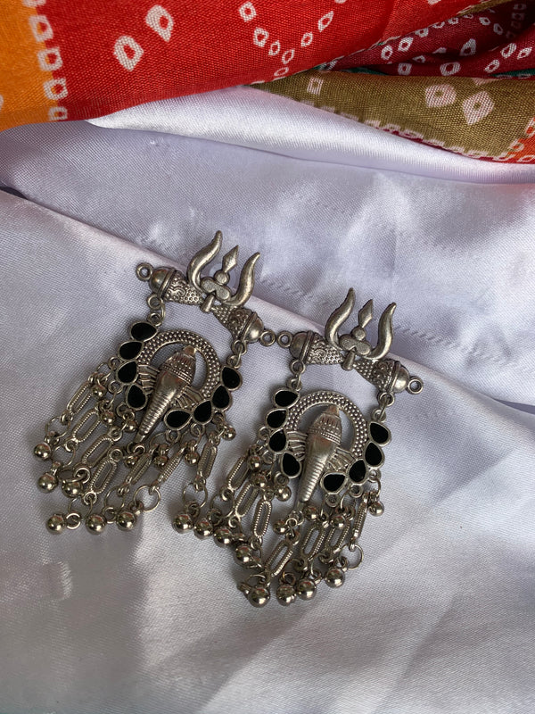 Trishul ganesh earring black