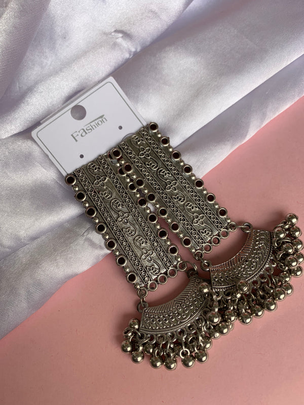 Aadhavi earring