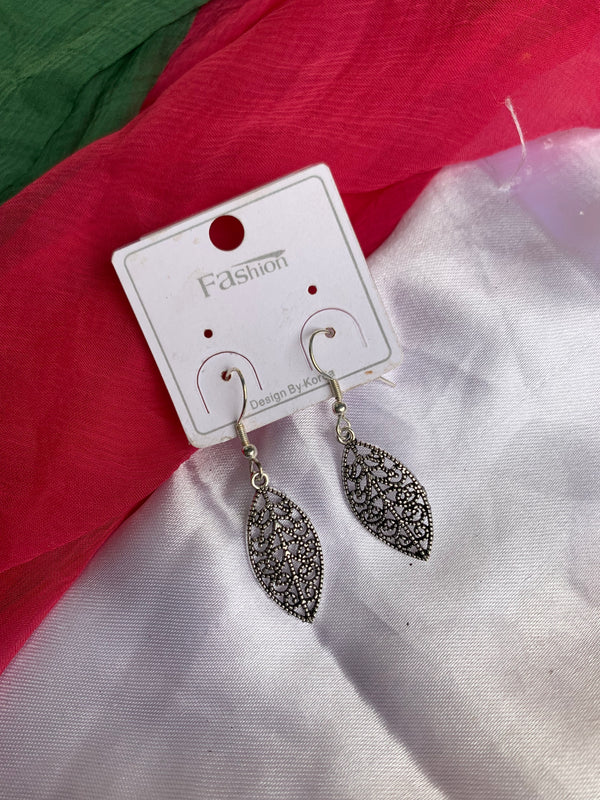 Patti drop earring