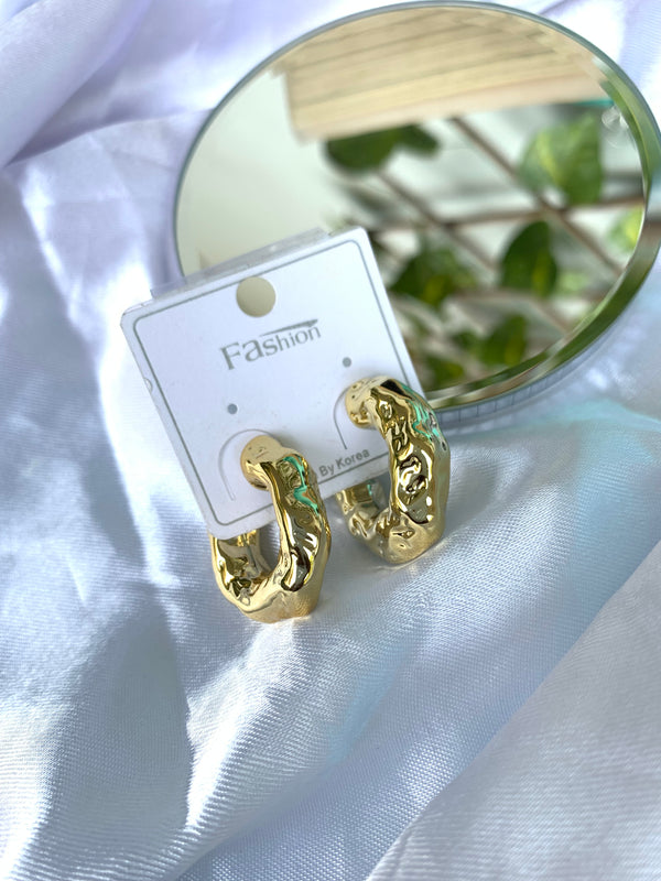 Sahana hoop earring