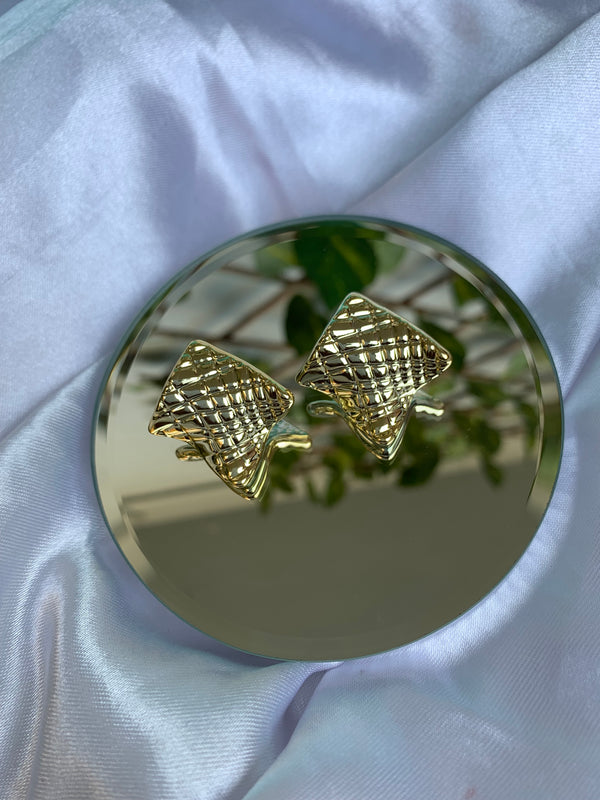 Soraya studs