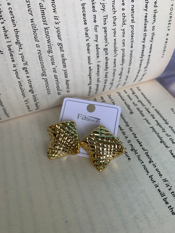 Soraya studs