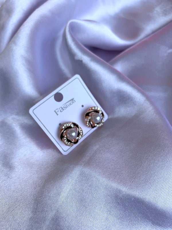 Gayora pearl studs