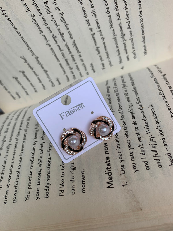 Gayora pearl studs