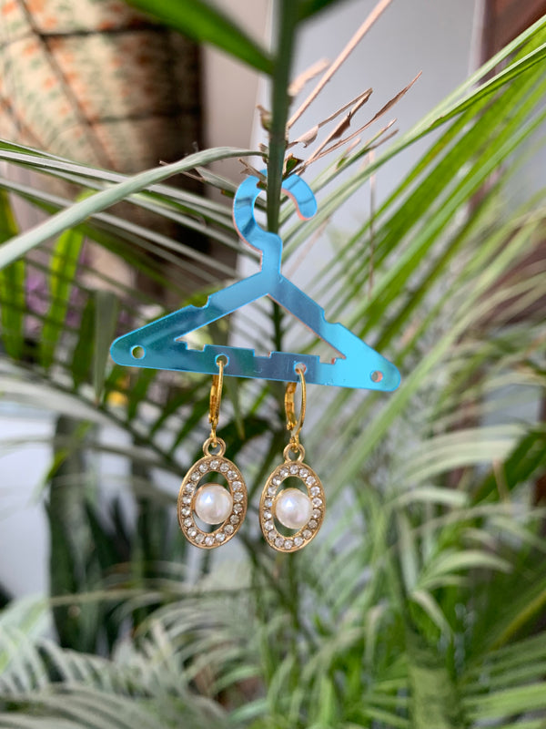 Statement pearl studded earring