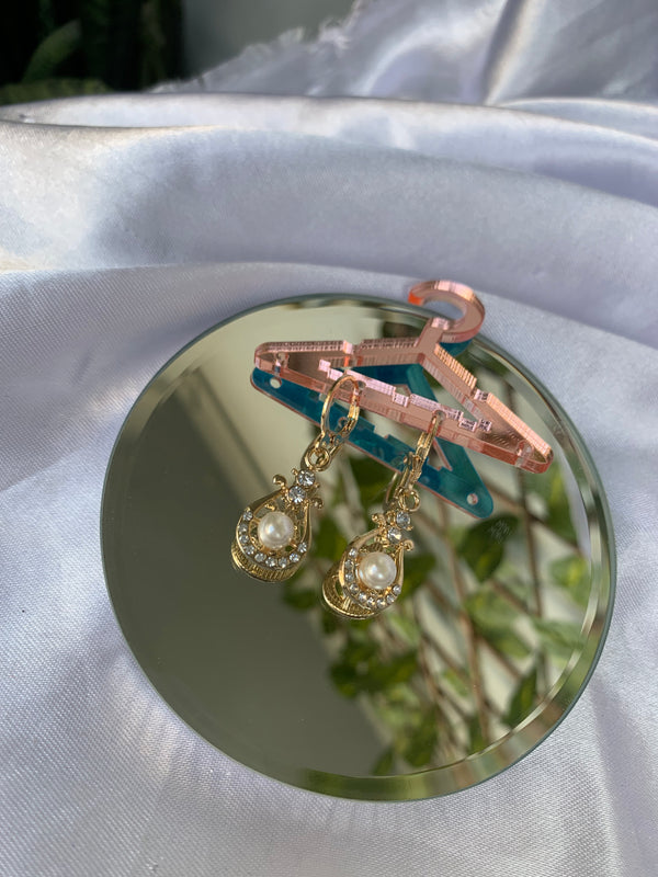 Saya studded pearl earring