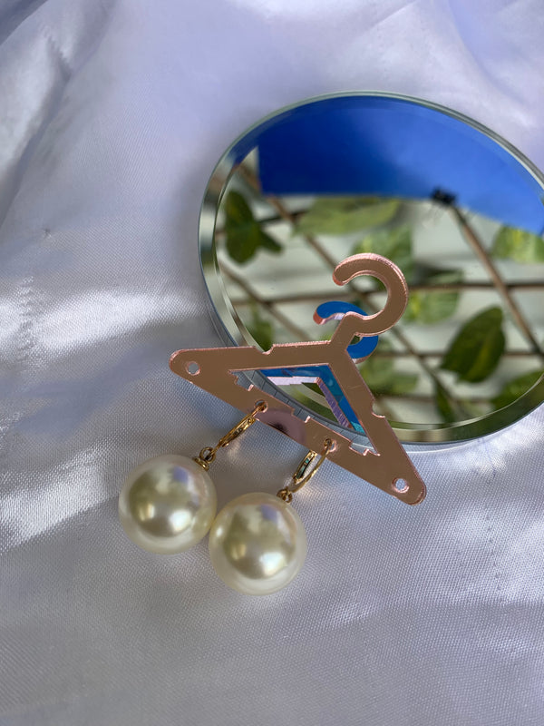 Statement riya pearl drop earring