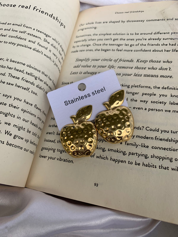 Dotted apple studs