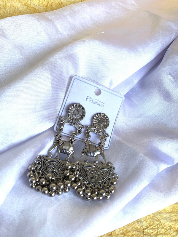 Hasthi look earring