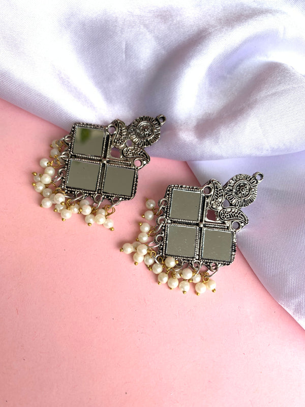 Trisha earring