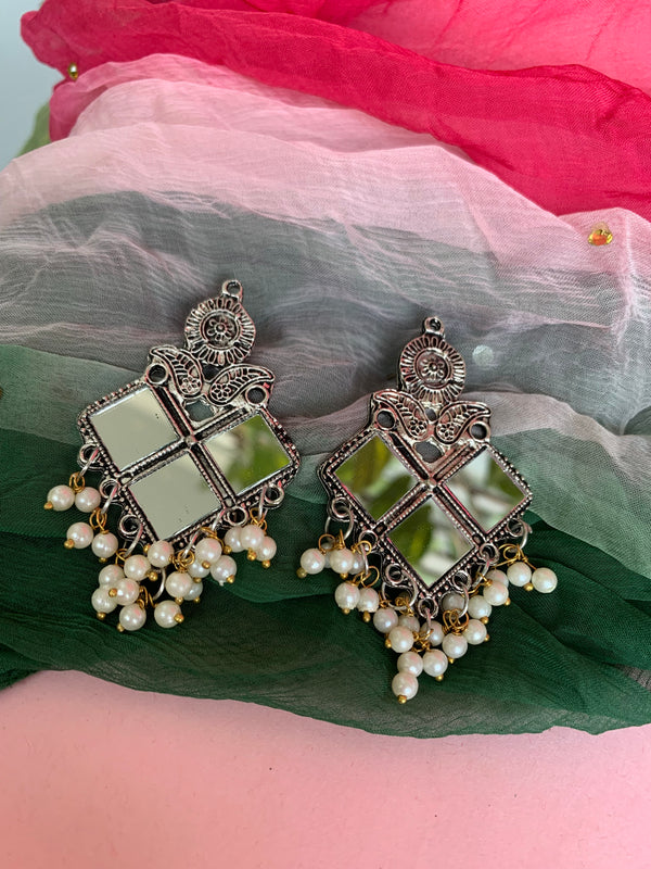 Trisha earring