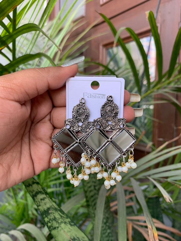 Trisha earring