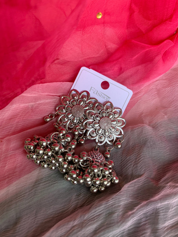 Oshita jhumki