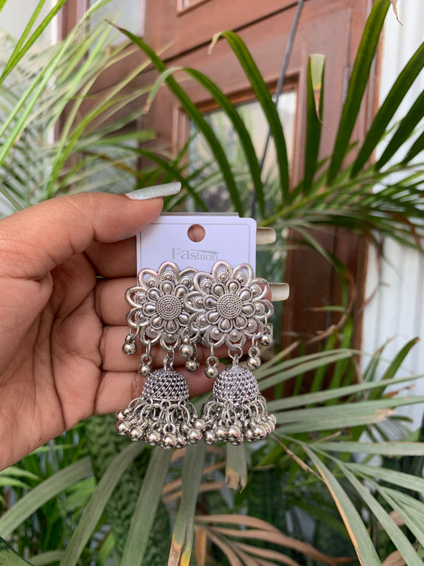 Oshita jhumki