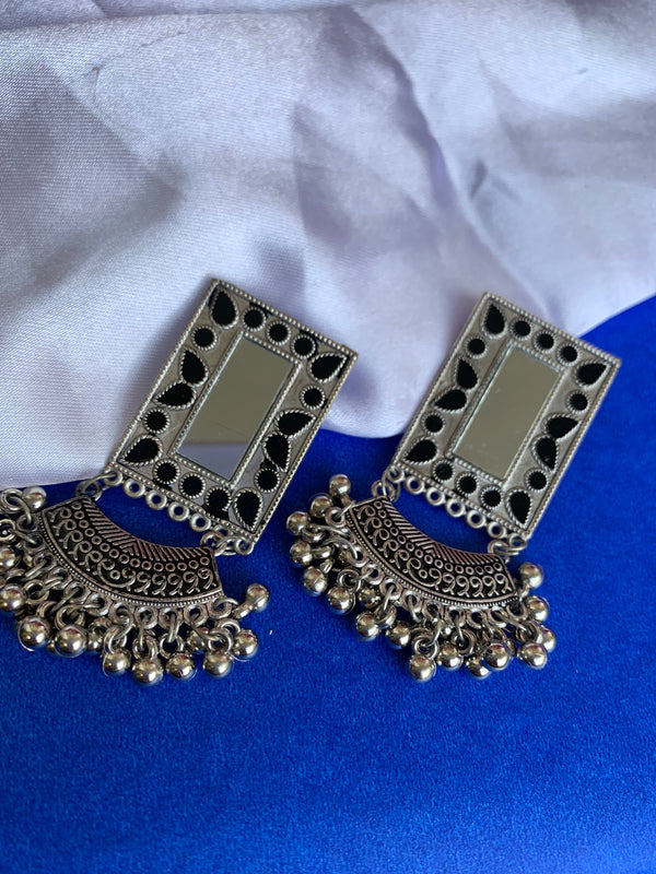 Divishti jhumka