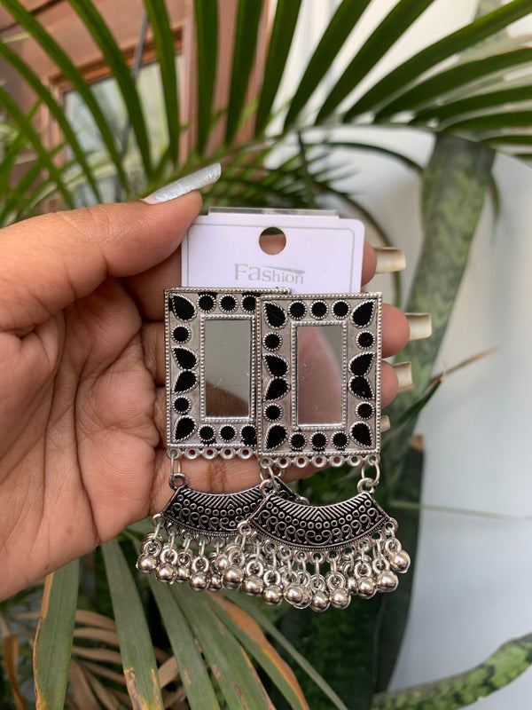 Divishti jhumka