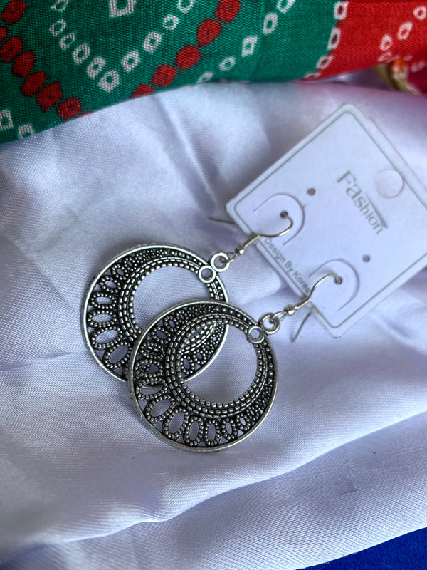 Malini drop earring