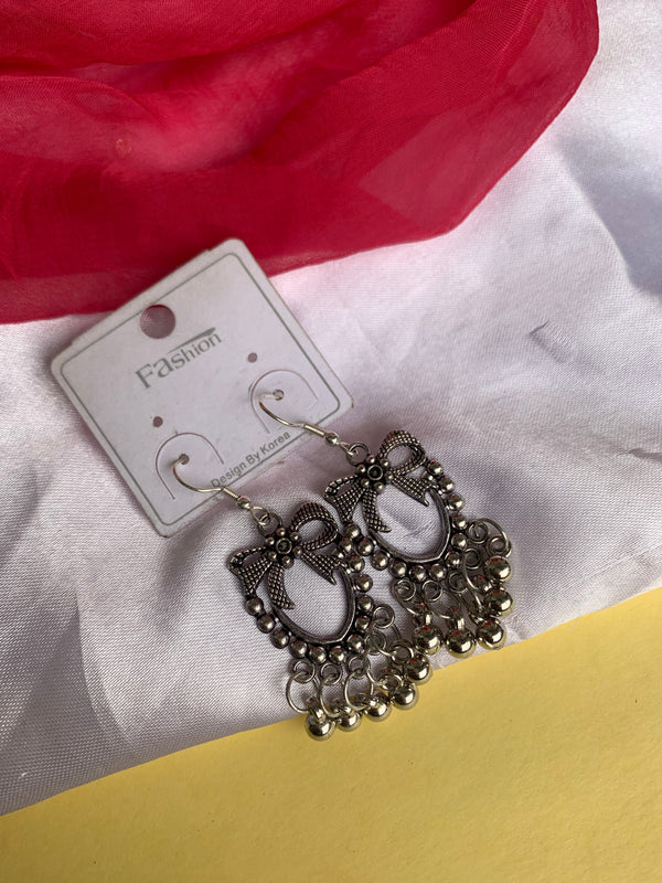 Bow drop earring