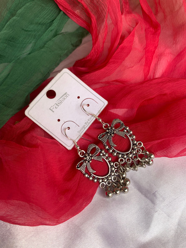 Bow drop earring