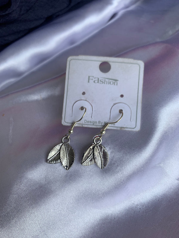 Mini leaf dua earring
