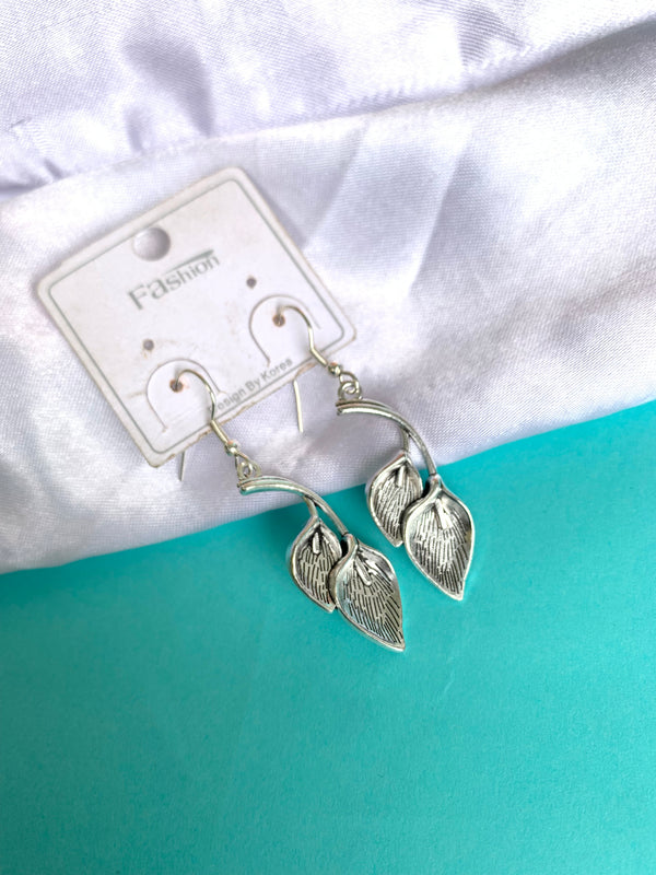 Dua leaf bling drop earring