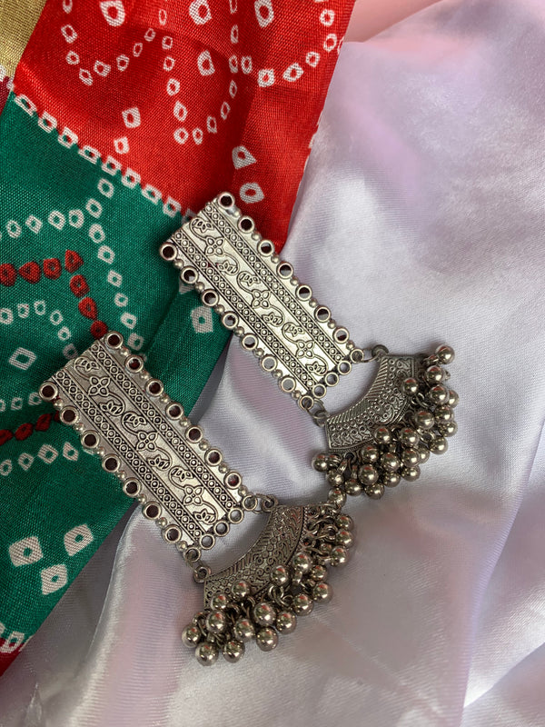 Aadhavi earring