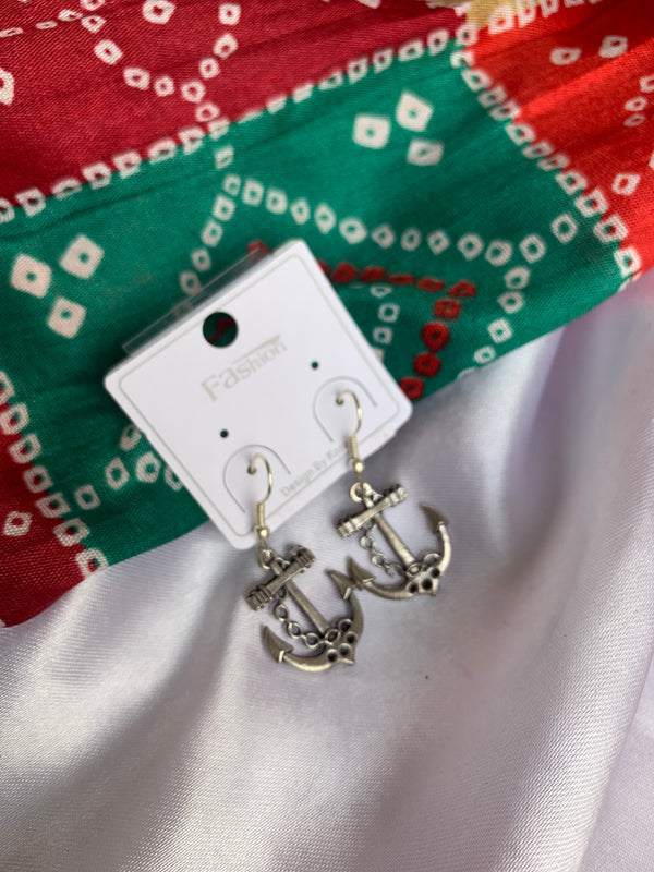 Yard drop earring