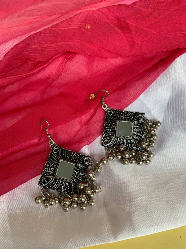 Sanika drop earring