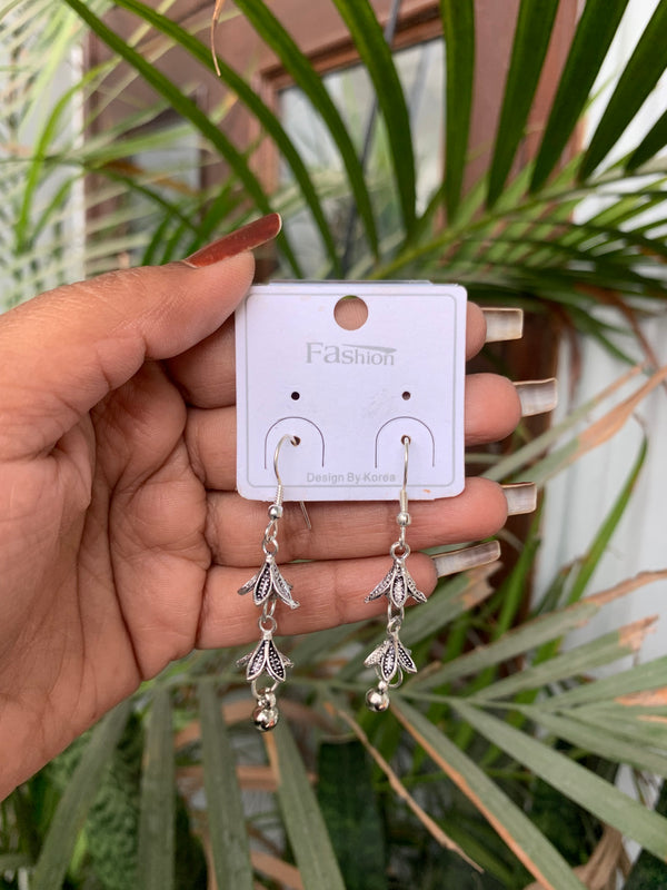Priya drop earring