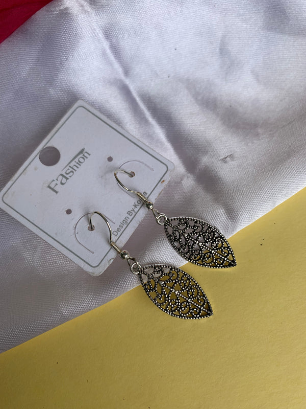 Patti drop earring