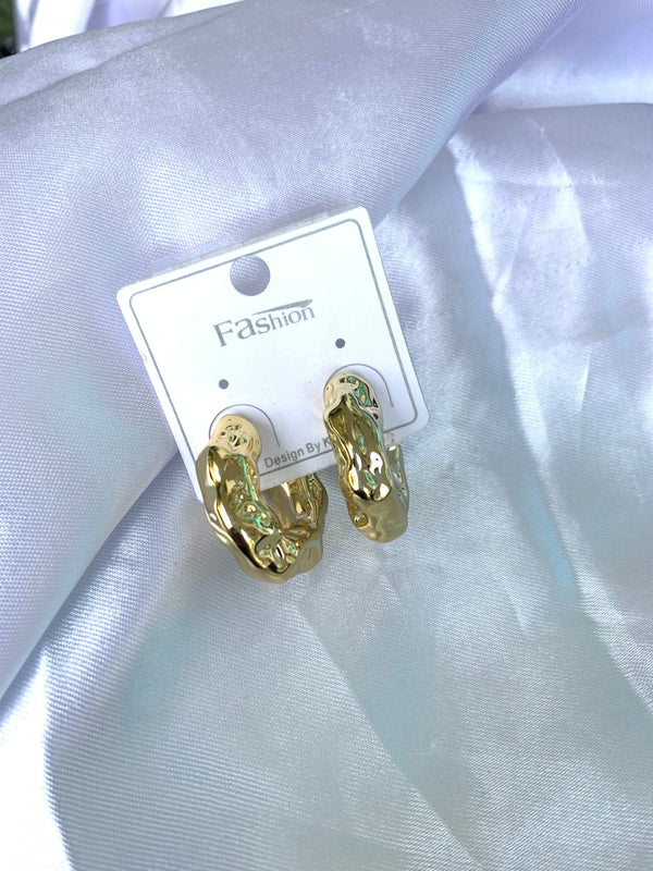 Sahana hoop earring