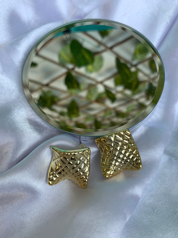 Soraya studs