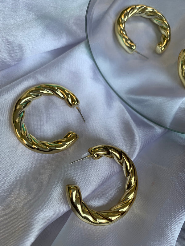Fathia hoops