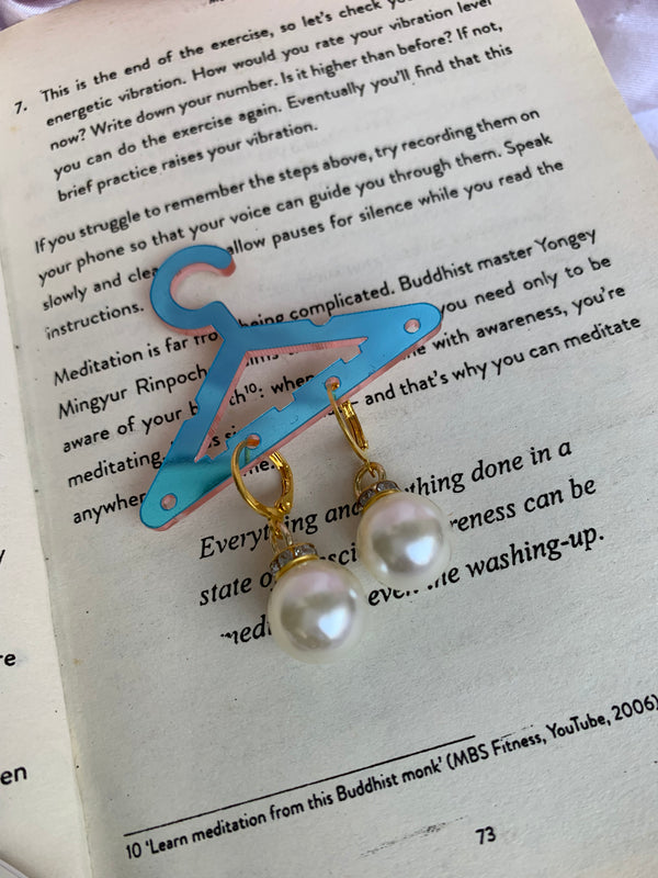 Statement riya pearl drop earrimg