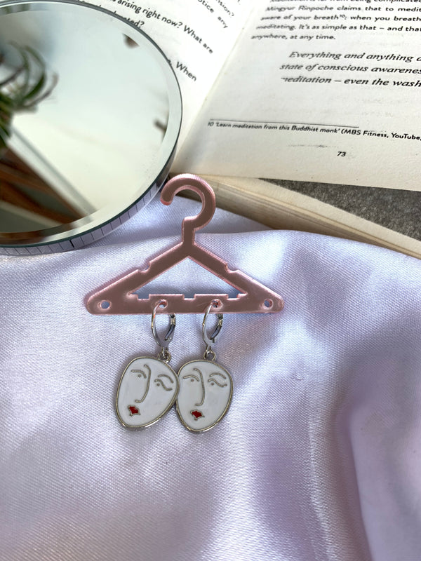 Face line drop earring