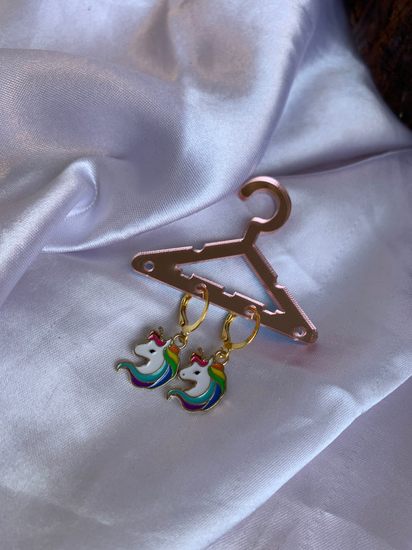 Statement unicorn drop earring