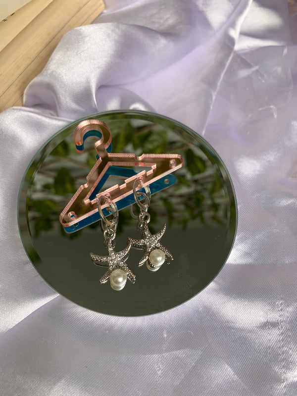Studded star pearl earring