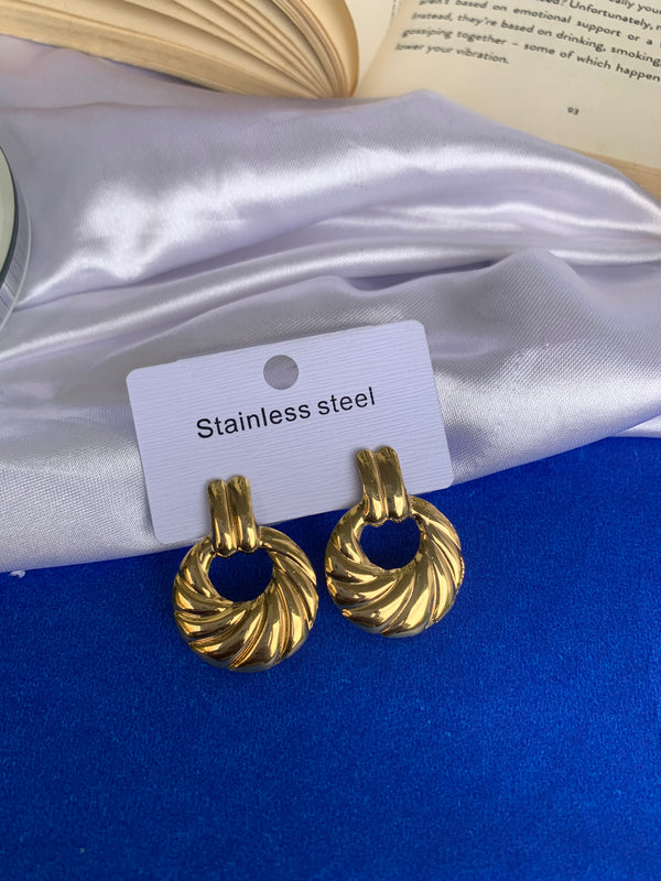 Aria studs