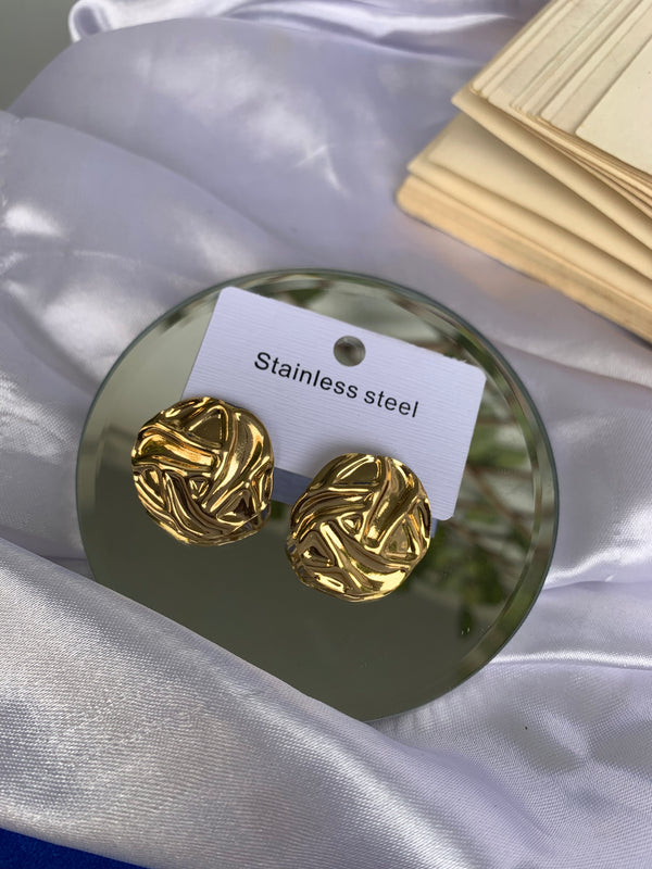 Timeless bela studs