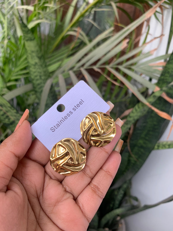 Timeless bela studs