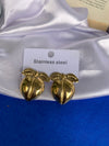 Satatement pearl studs