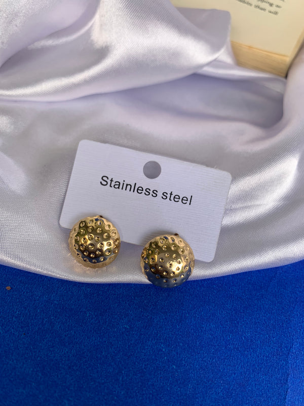 Elow dotted studs