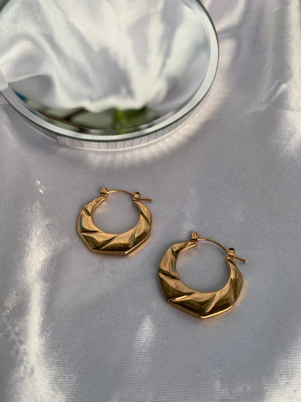 Isha hoops